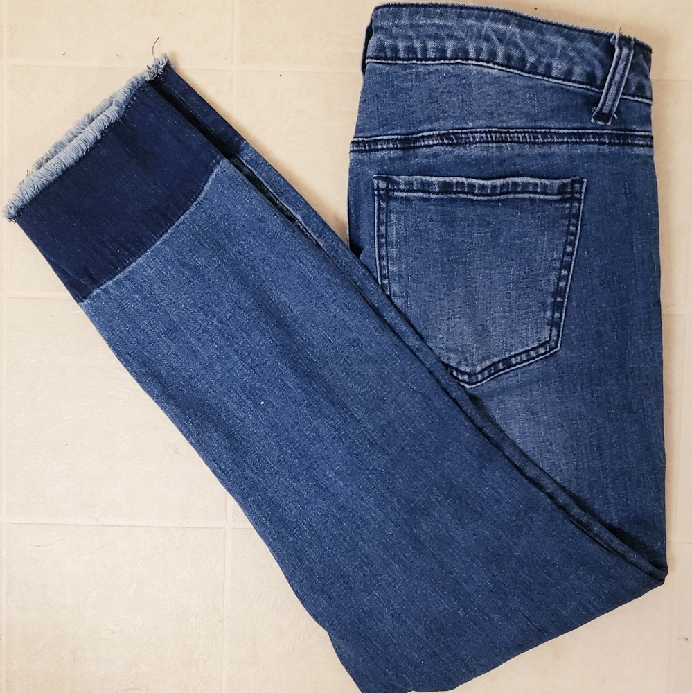 NWOT women 31 Dex factory distressed jeans